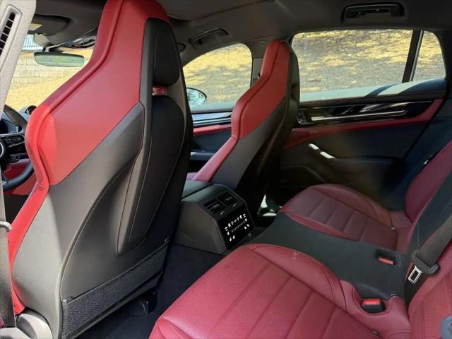 2024 Porsche Panamera 4