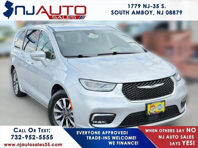 2022 Chrysler Pacifica Hybrid Touring L for sale in South Amboy, NJ