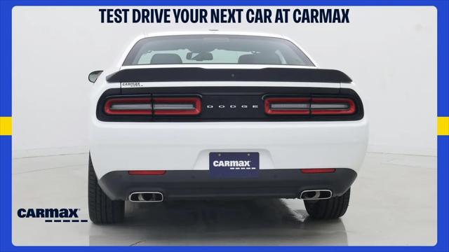2016 Dodge Challenger SXT Plus