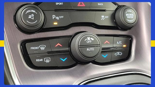 2016 Dodge Challenger SXT Plus