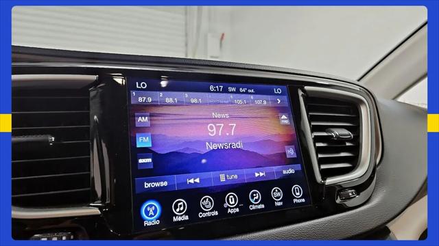 2017 Chrysler Pacifica Touring-L