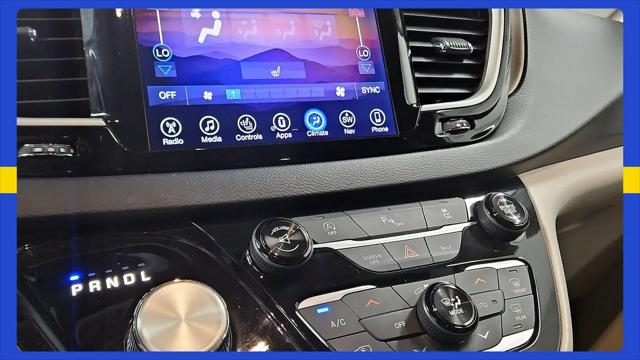 2017 Chrysler Pacifica Touring-L