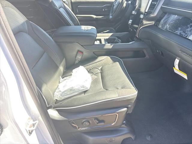 2025 Ram 1500 Limited Crew Cab 4x4 57 Box