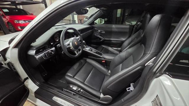 2014 Porsche 911 Carrera 4S