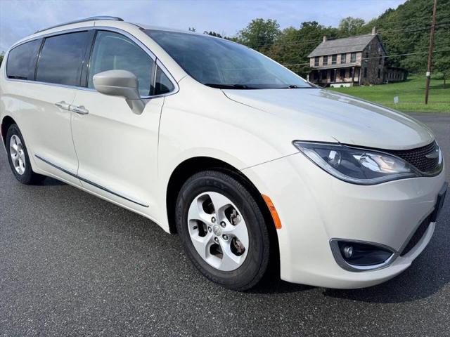2017 Chrysler Pacifica Touring-L Plus for sale in Slatington, PA