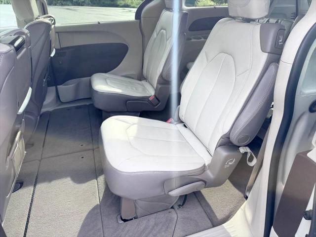 2017 Chrysler Pacifica Touring-L Plus
