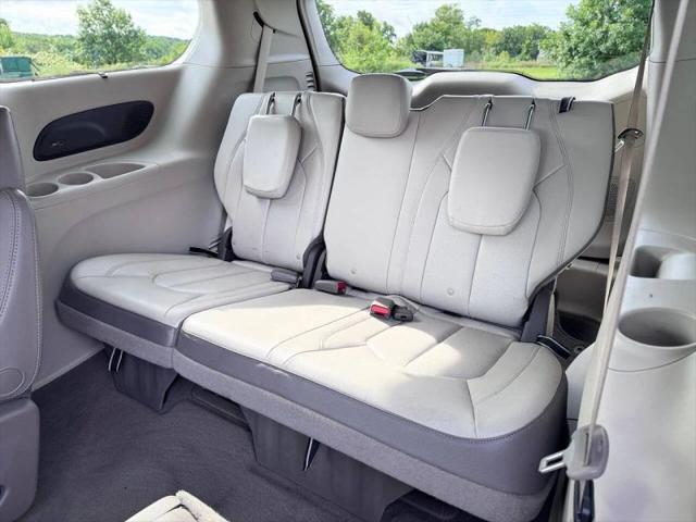 2017 Chrysler Pacifica Touring-L Plus