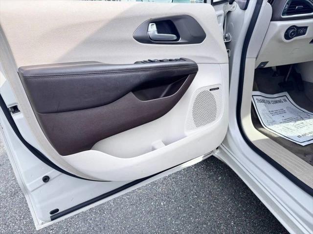 2017 Chrysler Pacifica Touring-L Plus