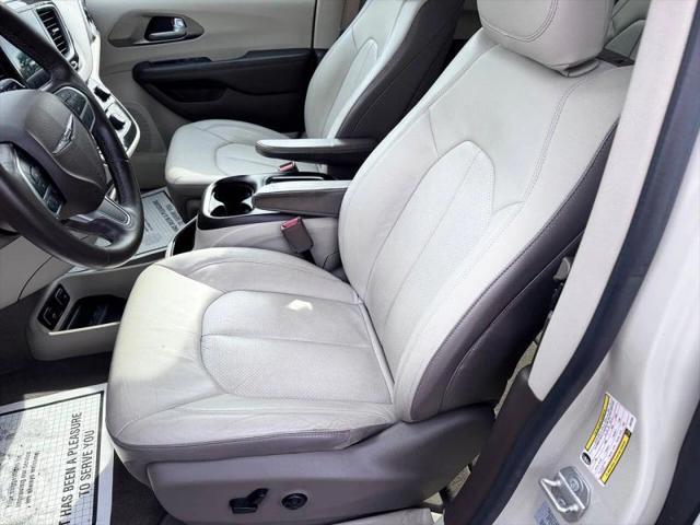 2017 Chrysler Pacifica Touring-L Plus