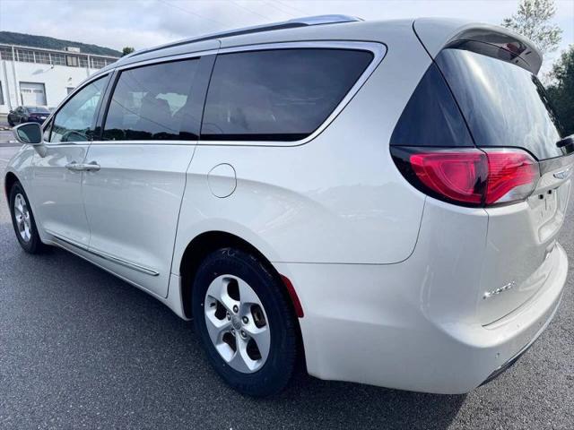 2017 Chrysler Pacifica Touring-L Plus