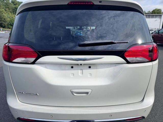 2017 Chrysler Pacifica Touring-L Plus