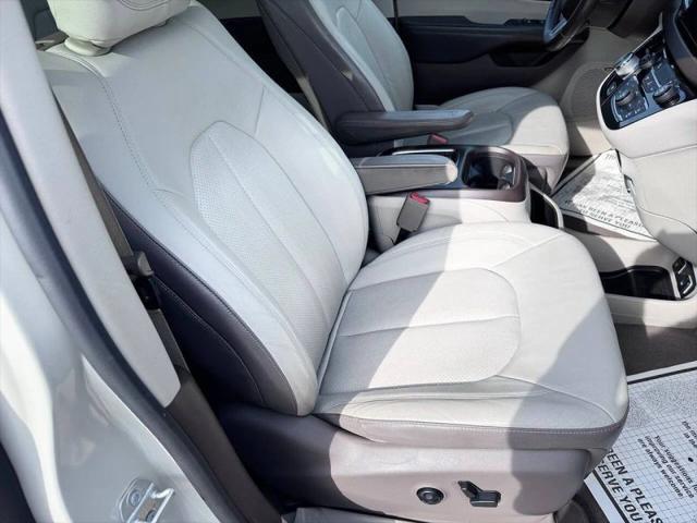2017 Chrysler Pacifica Touring-L Plus