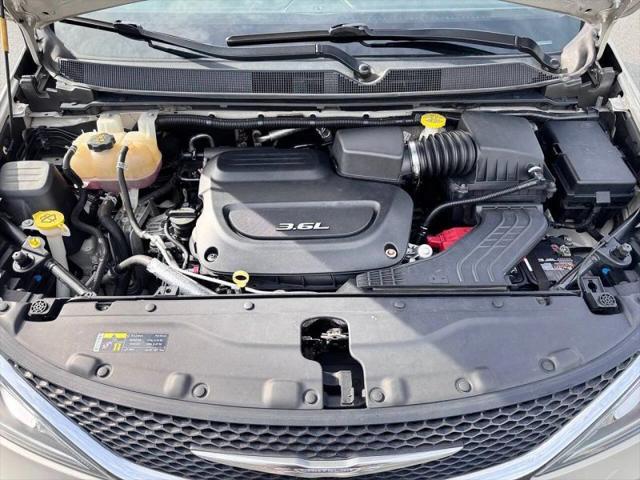 2017 Chrysler Pacifica Touring-L Plus