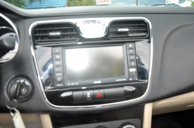 2011 Chrysler 200 Touring
