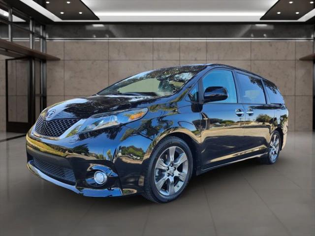 2015 Toyota Sienna SE 8 Passenger for sale in Fullerton, CA