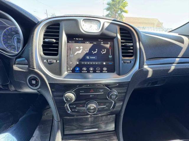 2018 Chrysler 300 Touring L