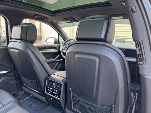 2025 Porsche Cayenne E-Hybrid E