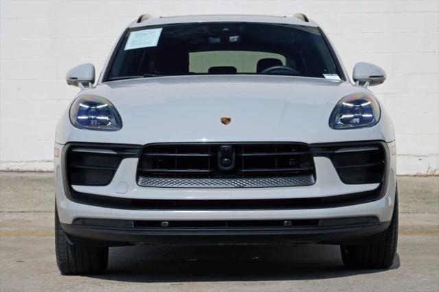 2025 Porsche Macan T