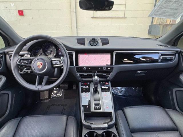2025 Porsche Macan T