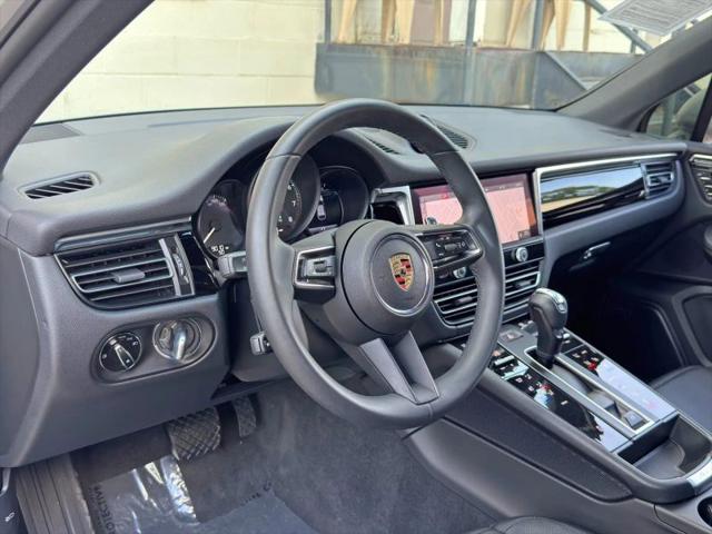 2025 Porsche Macan T
