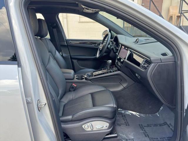 2025 Porsche Macan T