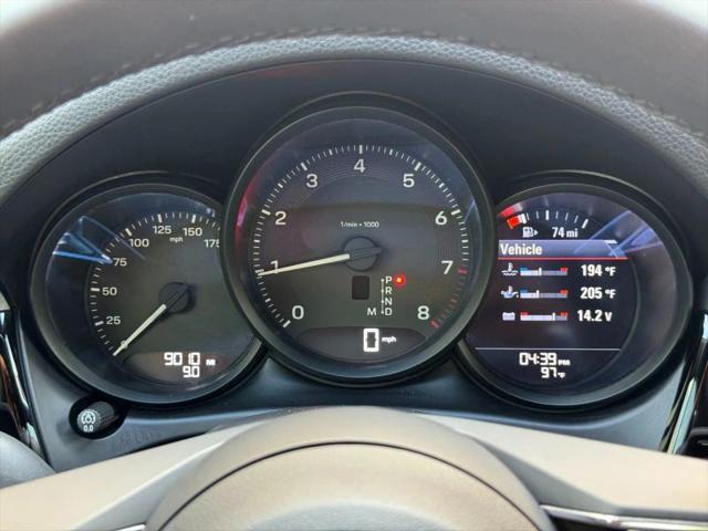 2025 Porsche Macan T