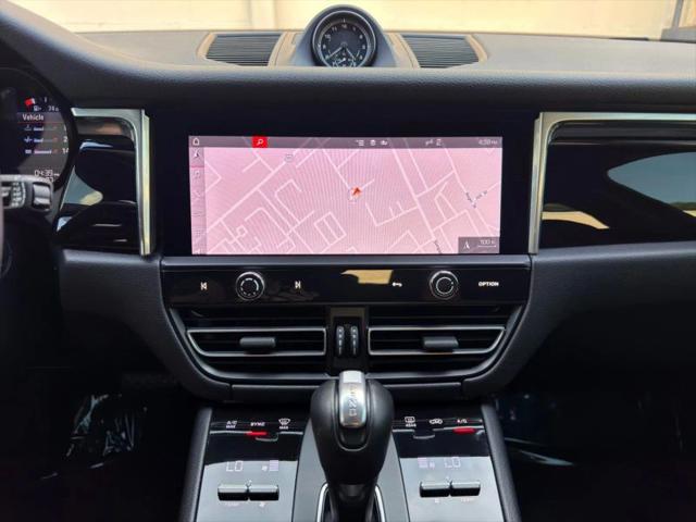2025 Porsche Macan T