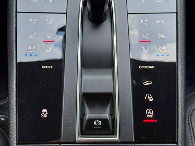 2025 Porsche Macan T