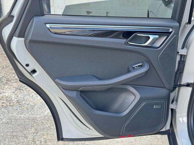 2025 Porsche Macan T