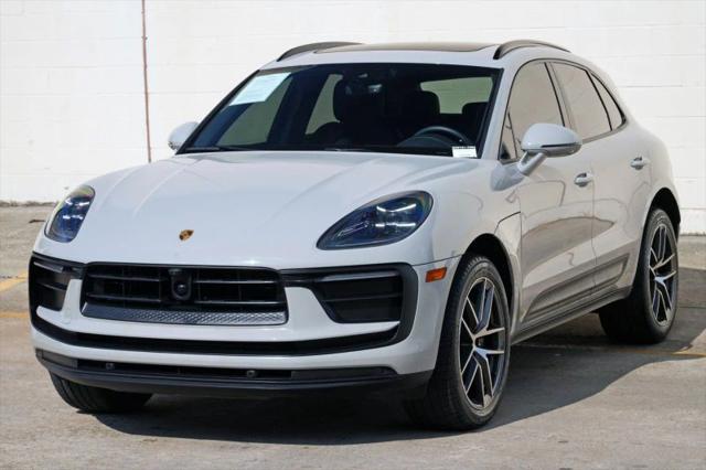 2025 Porsche Macan T