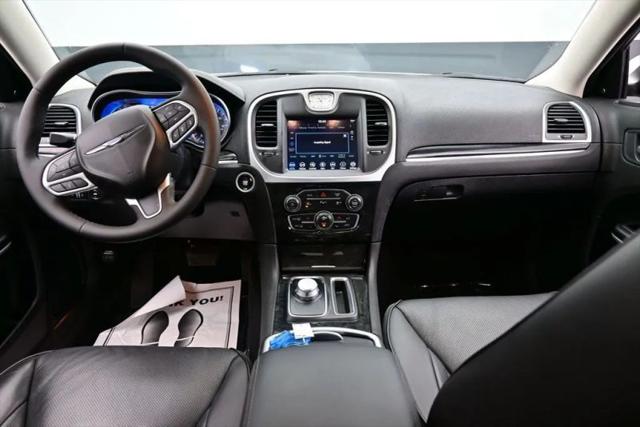 2023 Chrysler 300 Touring L AWD