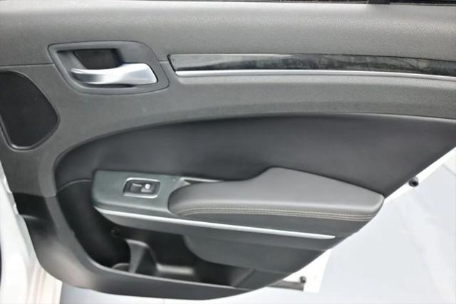 2023 Chrysler 300 Touring L AWD