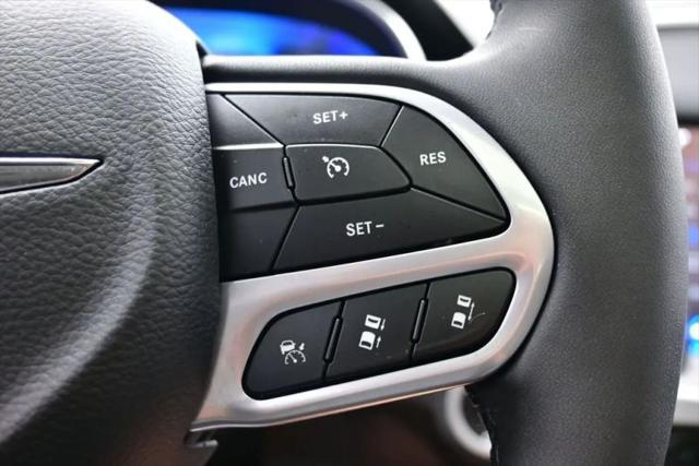 2023 Chrysler 300 Touring L AWD
