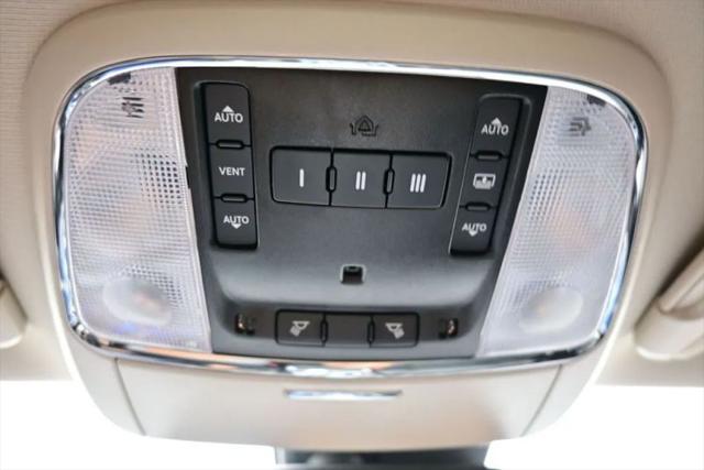 2023 Chrysler 300 Touring L AWD