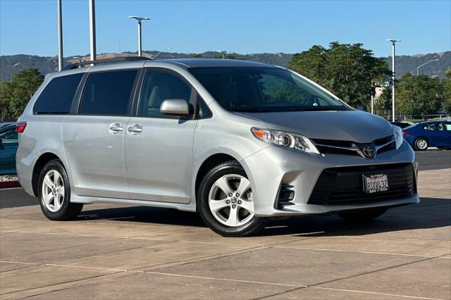 2020 Toyota Sienna LE