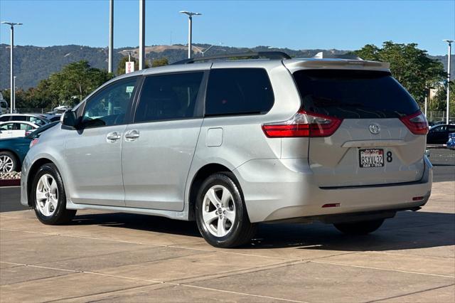 2020 Toyota Sienna LE
