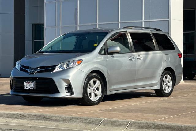 2020 Toyota Sienna LE
