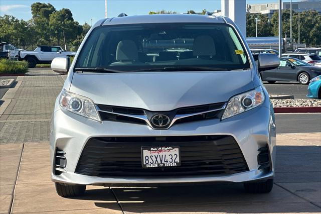 2020 Toyota Sienna LE