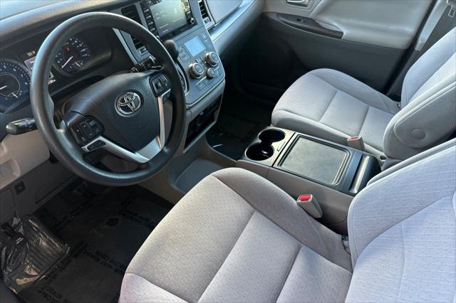 2020 Toyota Sienna LE