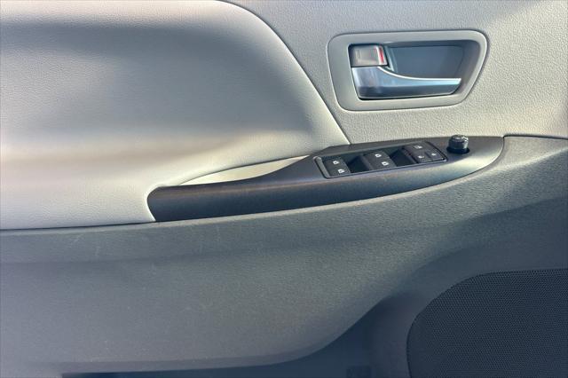 2020 Toyota Sienna LE