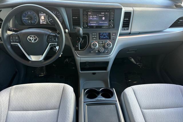 2020 Toyota Sienna LE