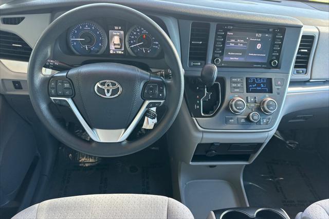 2020 Toyota Sienna LE