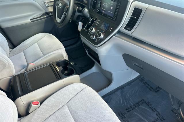 2020 Toyota Sienna LE