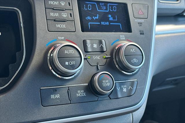 2020 Toyota Sienna LE