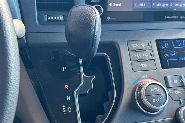 2020 Toyota Sienna LE