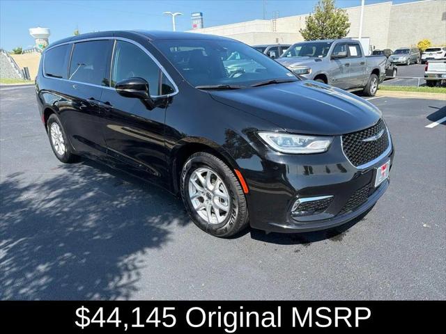 2025 Chrysler Pacifica Select for sale in Kansas City, KS
