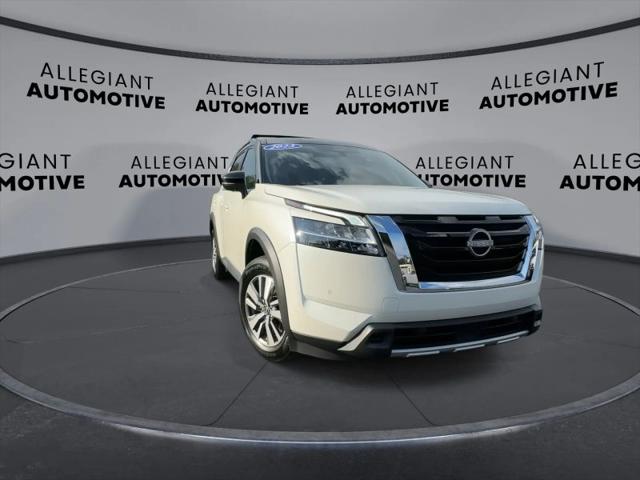 2023 Nissan Pathfinder SL 4WD