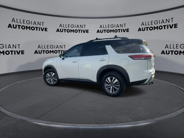 2023 Nissan Pathfinder SL 4WD
