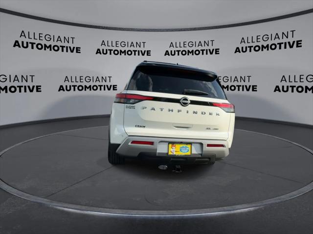 2023 Nissan Pathfinder SL 4WD