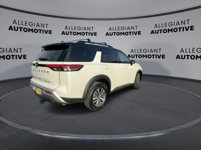 2023 Nissan Pathfinder SL 4WD